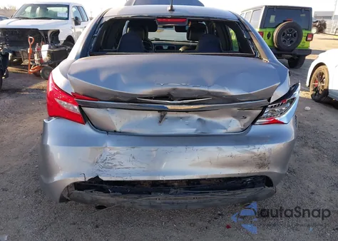 2013 Chrysler 200 Limited z USA, uszkodzony, nr VIN 1C3CCBCG5DN523424